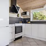 Ode - 350m From The Sea By Interhome *